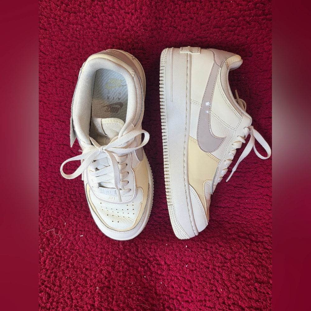 Nike Low-Top Sneakers in White and Cream